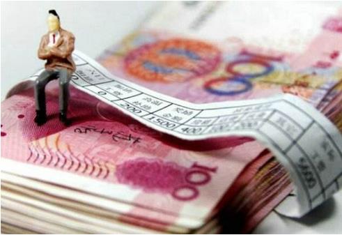 截至2018年12月份，全國共有15個(gè)省份調(diào)整最低工資標(biāo)準(zhǔn)，上海以2420元居全國之首?