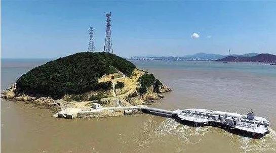 潮汐能具有儲量大影響因素少、可靠性高及能量轉(zhuǎn)化效率高等優(yōu)點，利用前景廣闊